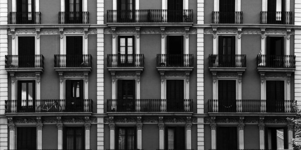 Derecho Inmobiliario / Abogados Inmobiliarios en Barcelona · Reclamación Impagos Comunidades Vecinos / Propietarios